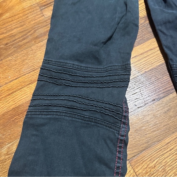 Y2K Revolt Low Rise Black Cropped Moto Jeans Red Stitching Juniors Size 3 Punk - Picture 7 of 16